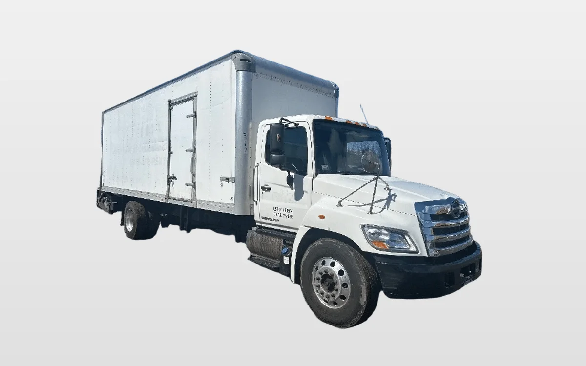 2019 Hino 268 - image 1