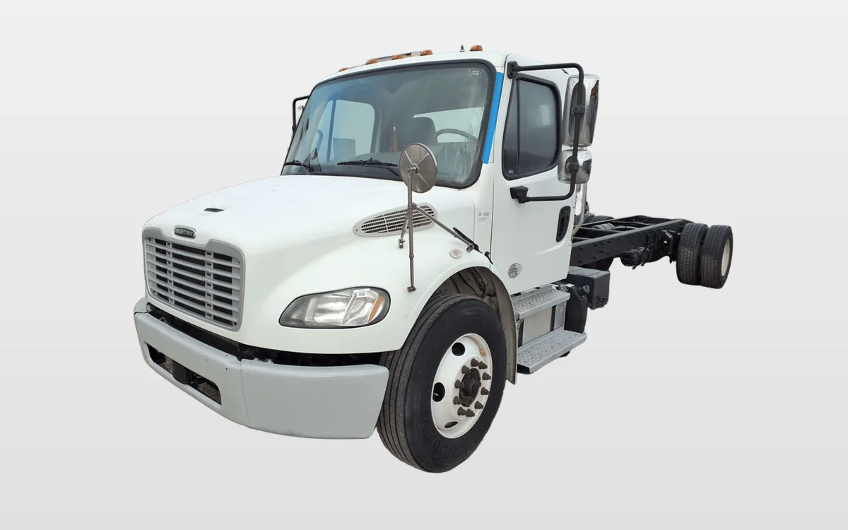 2019 Freightliner M2 106 - image 1