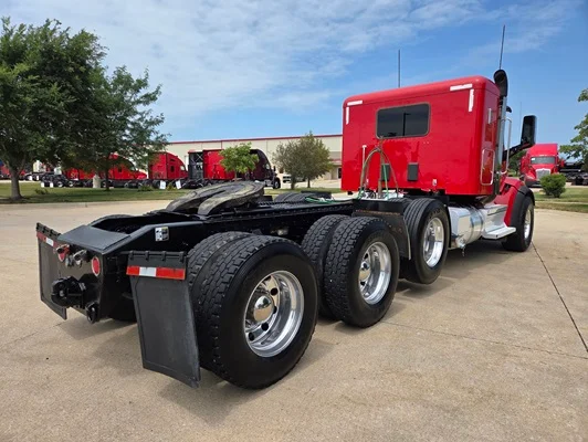 2020 Peterbilt 567 in Cedar Rapids, IA — photo 10