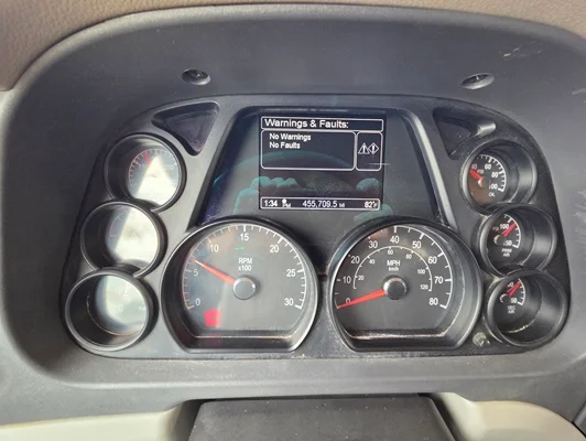 2020 Peterbilt 567 in Cedar Rapids, IA — photo 24