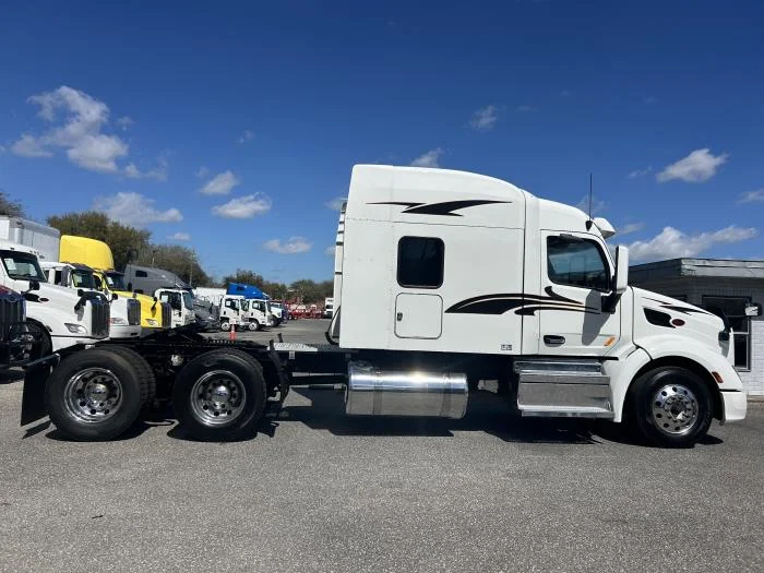 2022 Peterbilt 579 in Orlando, FL — photo 6