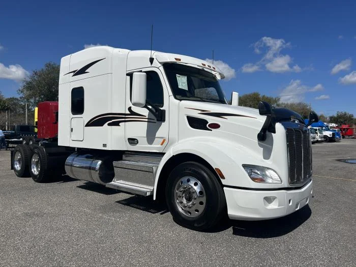 2022 Peterbilt 579 in Orlando, FL — photo 7