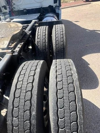 2018 Freightliner Cascadia - image 19