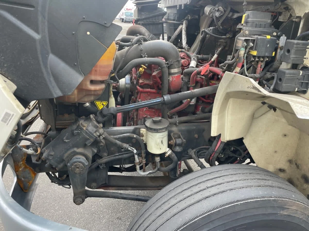 2018 International 4300 - image 10
