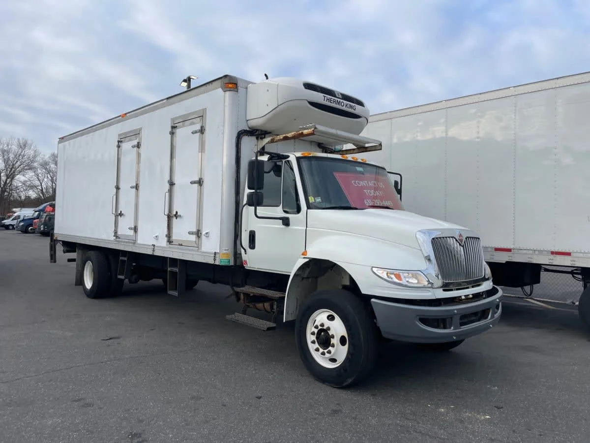 2018 International 4300 - image 3