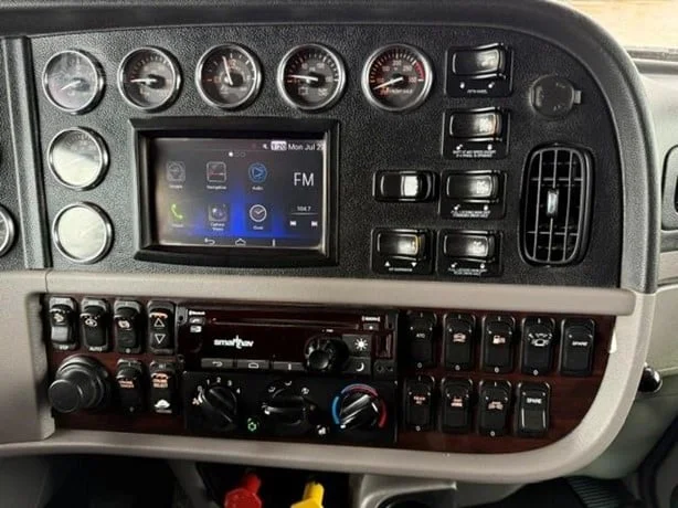 2019 Peterbilt 389 in Idaho Falls, ID — photo 15