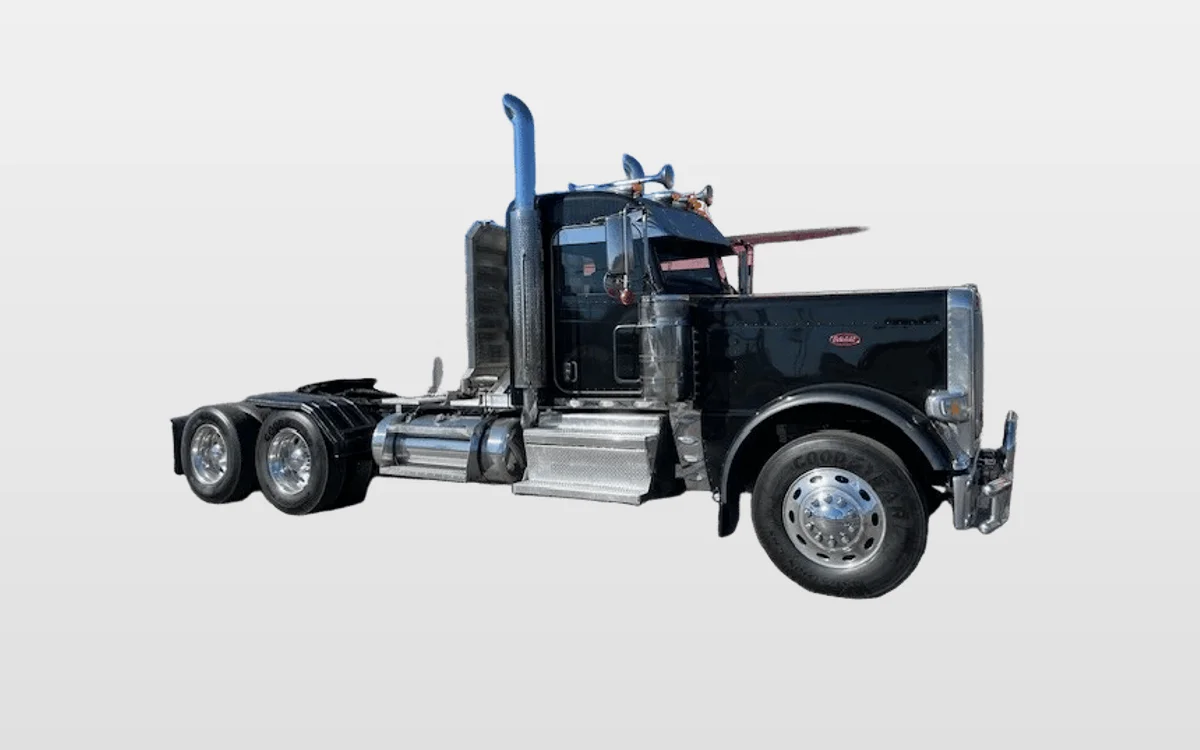 2022 Peterbilt 389 - image 1