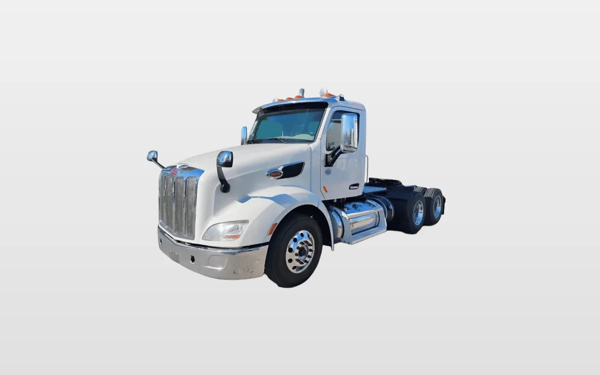 2020 Peterbilt 579 - image 1