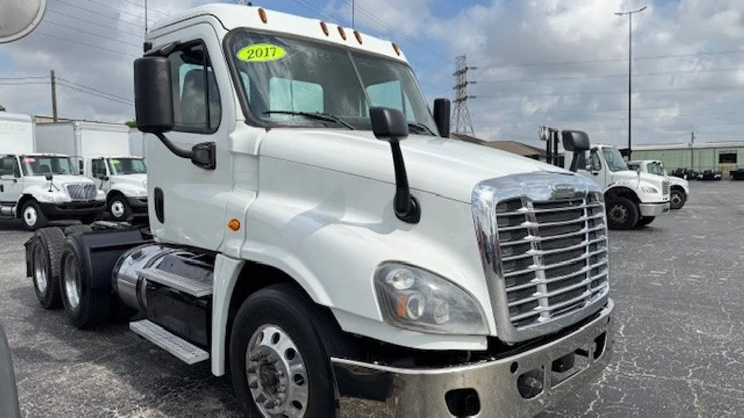 2017 Freightliner Cascadia in Houston, TX