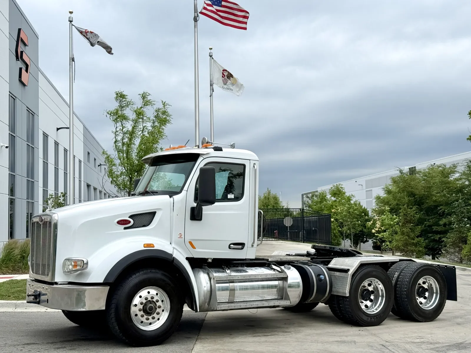 2017 Peterbilt 567