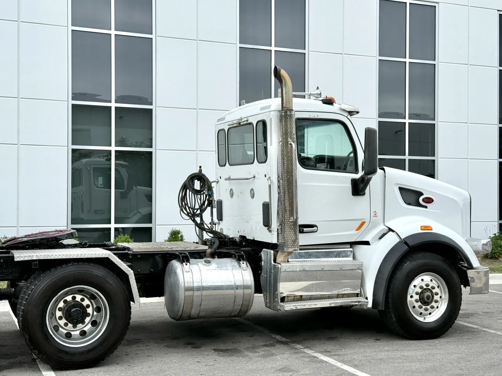 2017 Peterbilt 567 in New Lenox, IL — photo 7