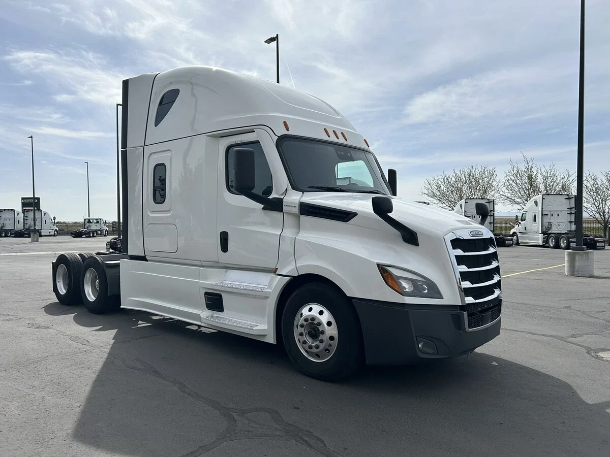 2022 Freightliner Cascadia — photo 4