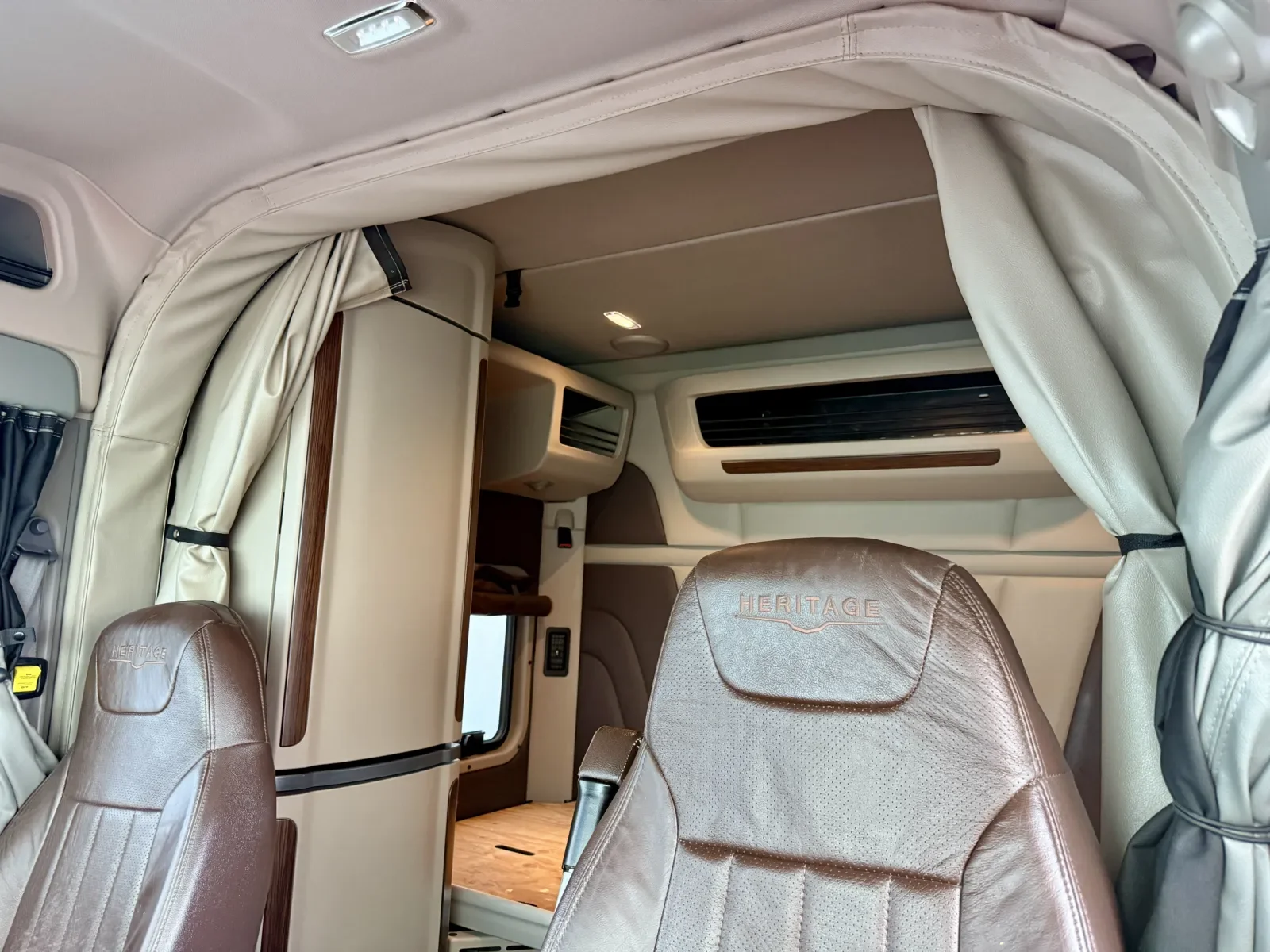 2019 Peterbilt 567 - image 20