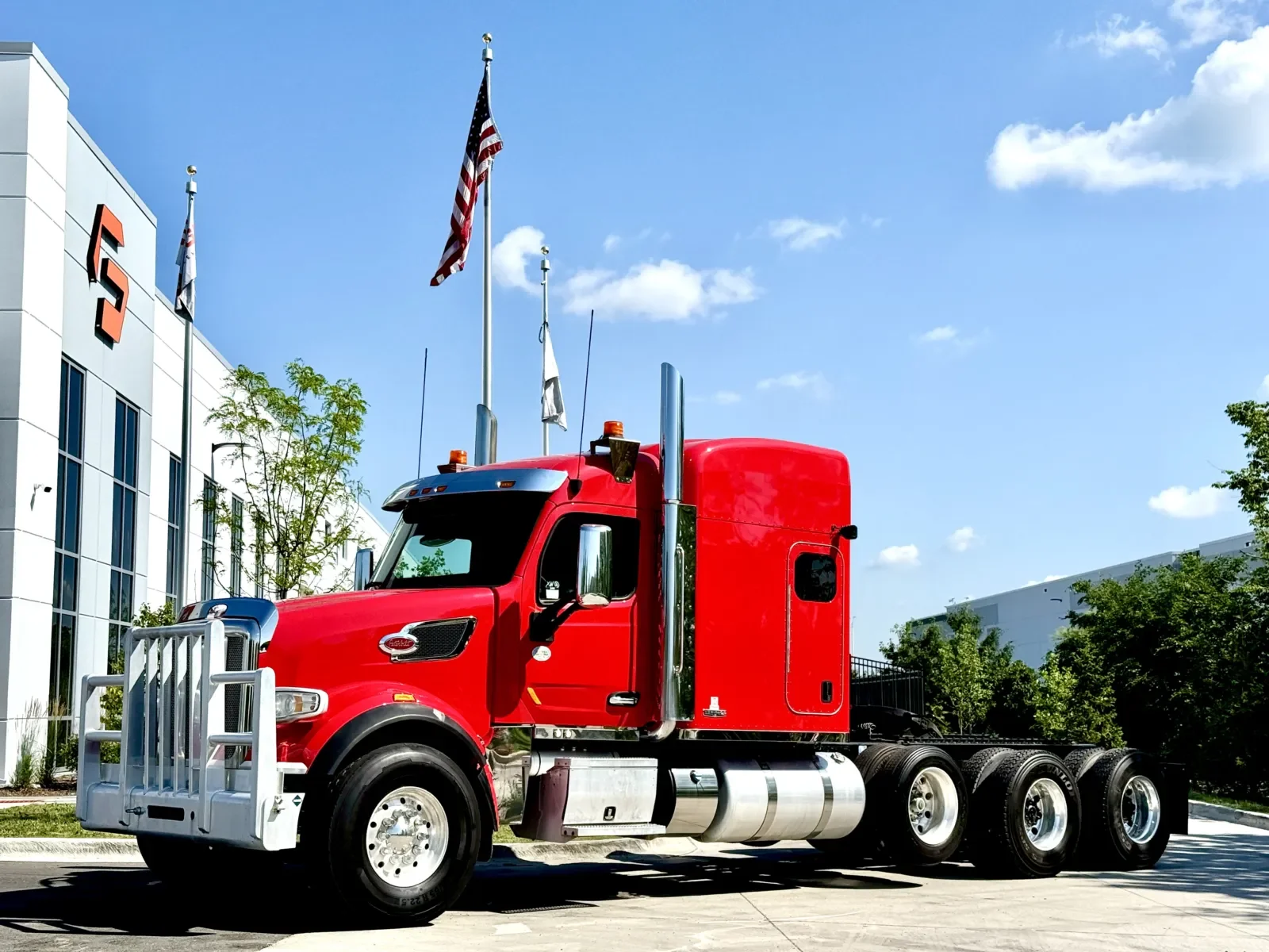 2019 Peterbilt 567 in New Lenox, IL