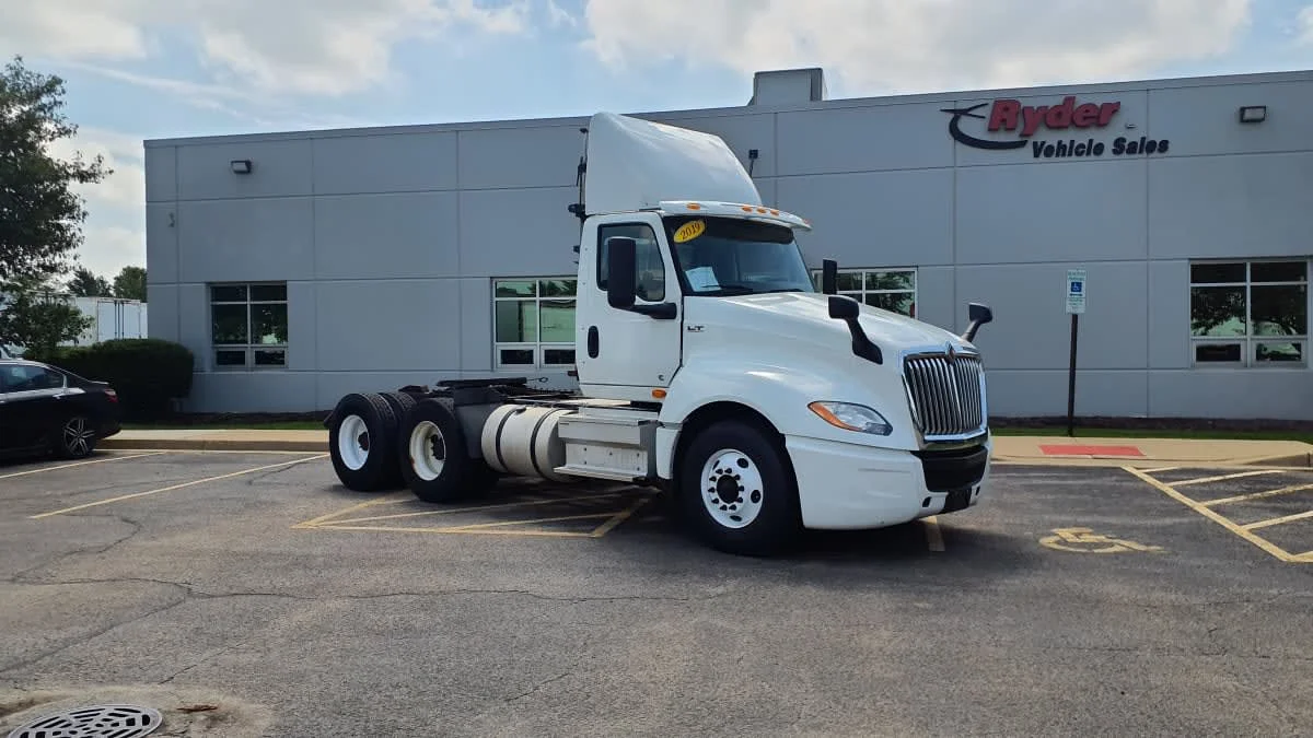 2019 International LT in Bolingbrook, IL — photo 3