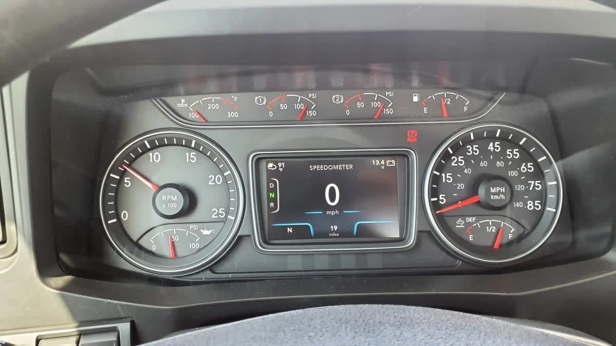 2019 International LT in Bolingbrook, IL — photo 9
