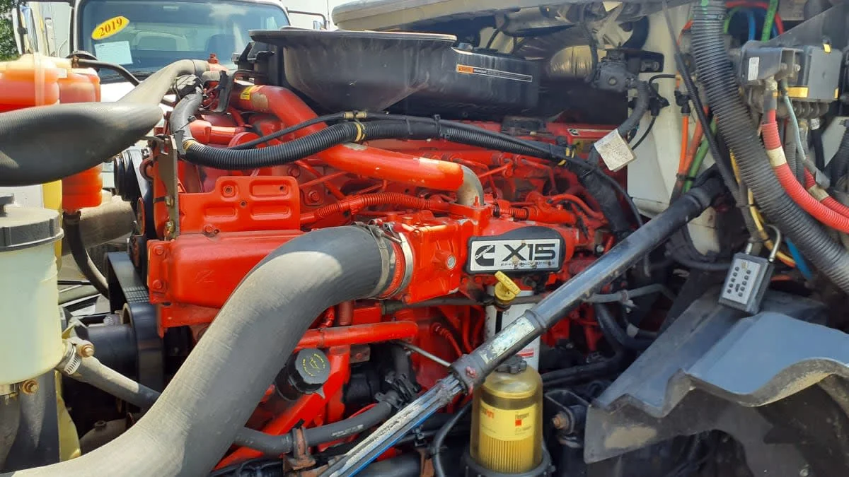 2019 International LT in Bolingbrook, IL — photo 8