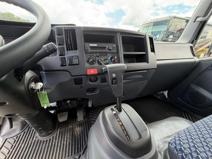2026 Isuzu NRR — photo 15