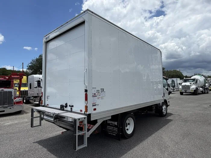 2026 Isuzu NRR — photo 6