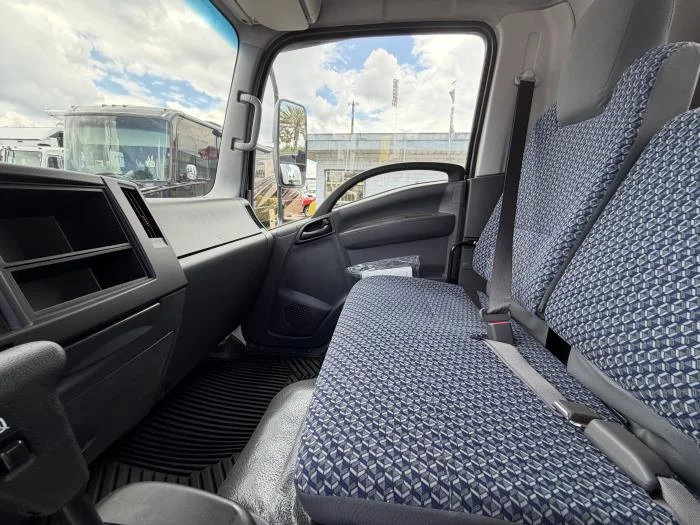 2026 Isuzu NRR — photo 16