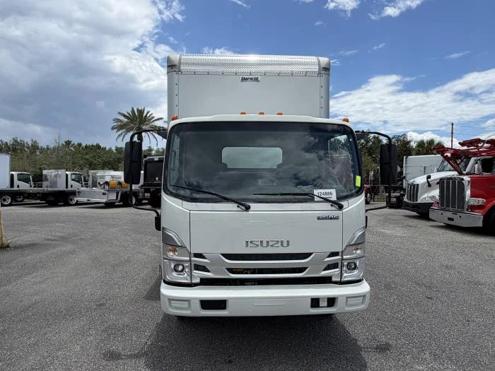 2026 Isuzu NRR — photo 9