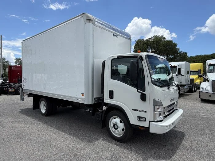 2026 Isuzu NRR — photo 8