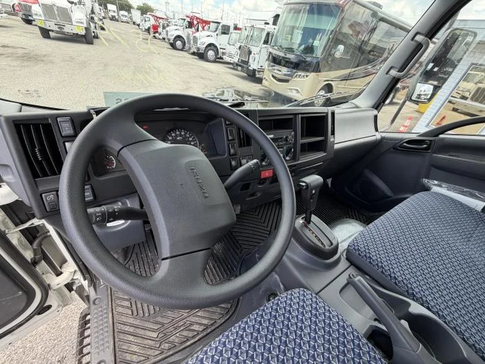 2026 Isuzu NRR — photo 13