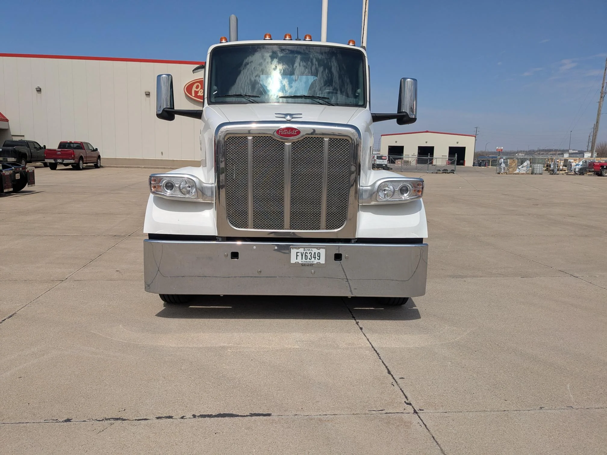 2025 Peterbilt 567 - image 3