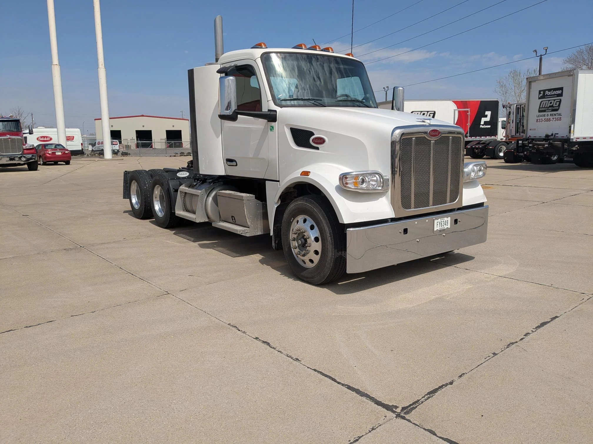 2025 Peterbilt 567 - image 4