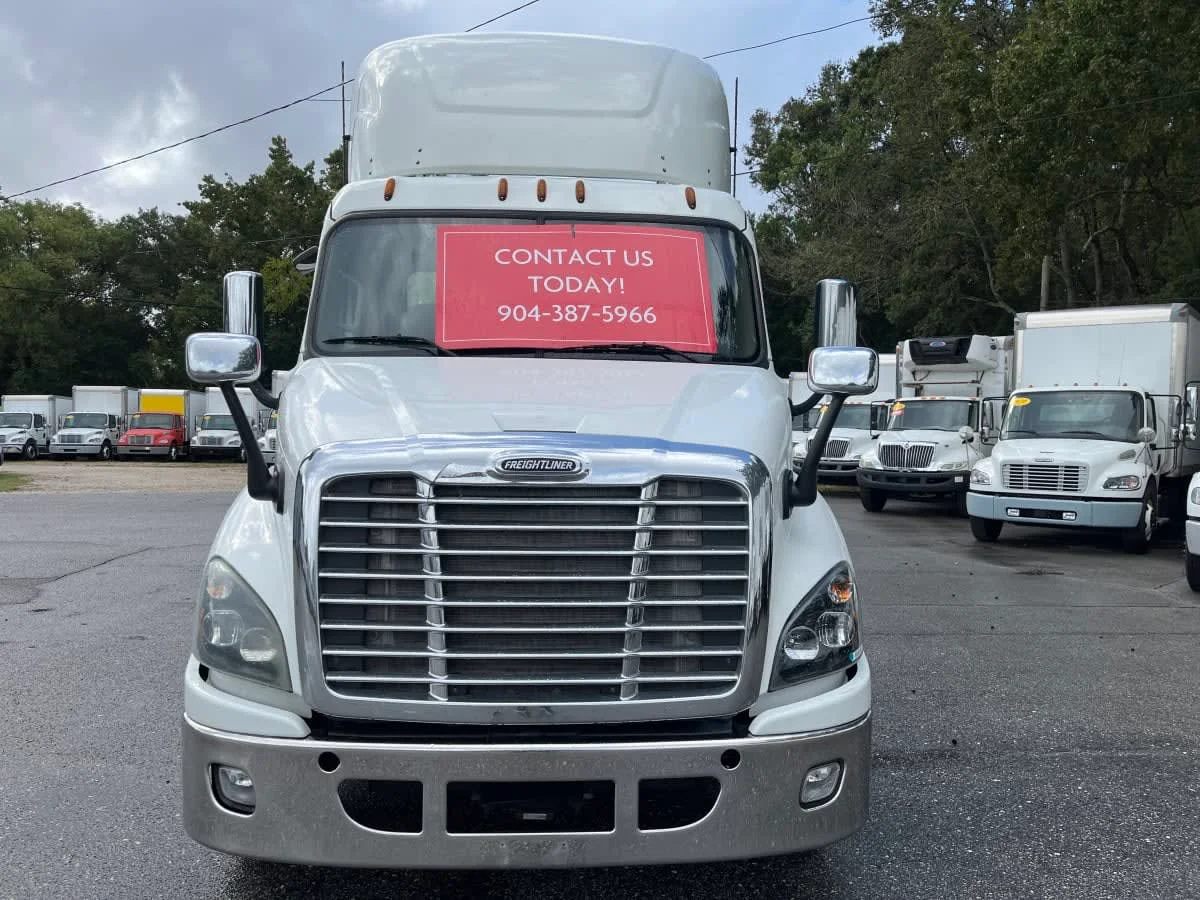 2017 Freightliner Cascadia in Jacksonville, FL