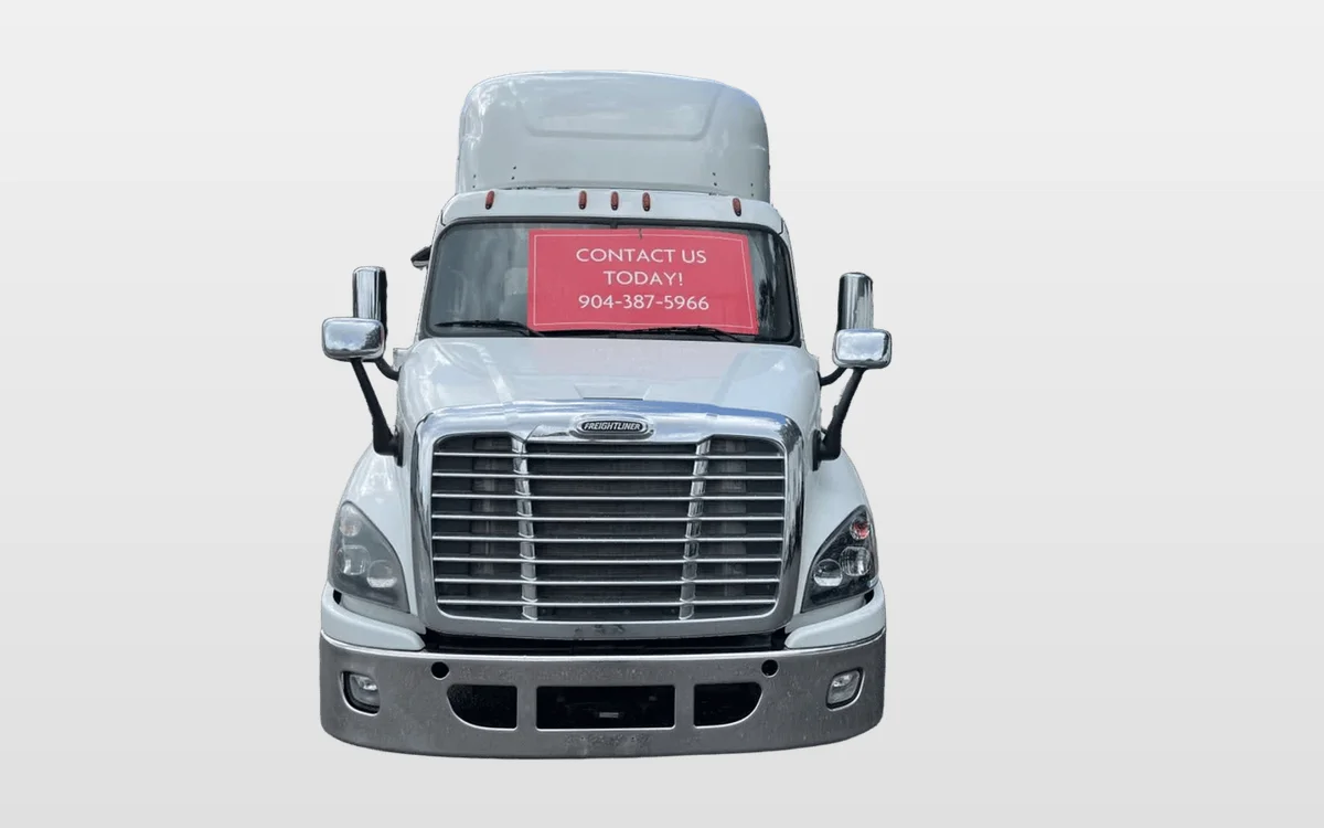 2017 Freightliner Cascadia - image 1