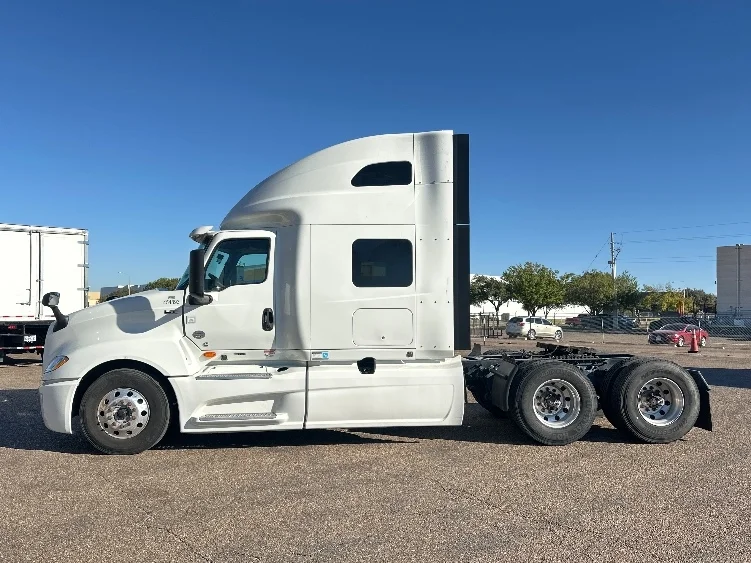 2022 International LT in San Antonio, TX — photo 4