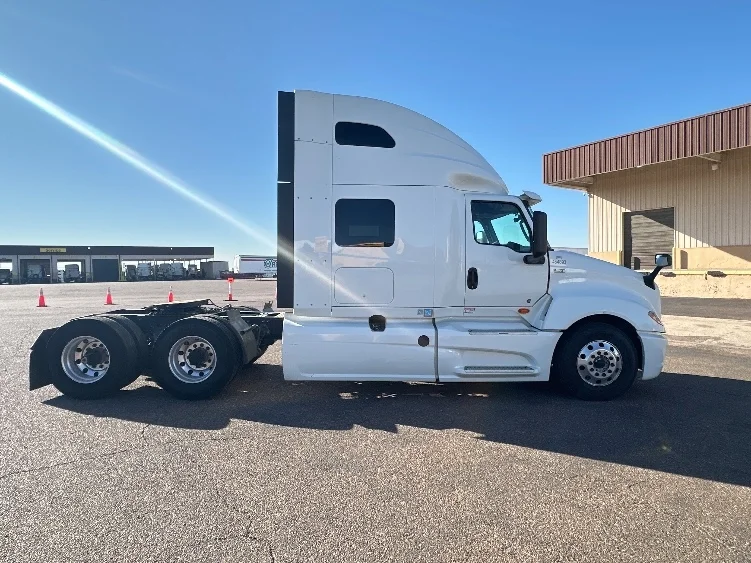2022 International LT in San Antonio, TX — photo 8