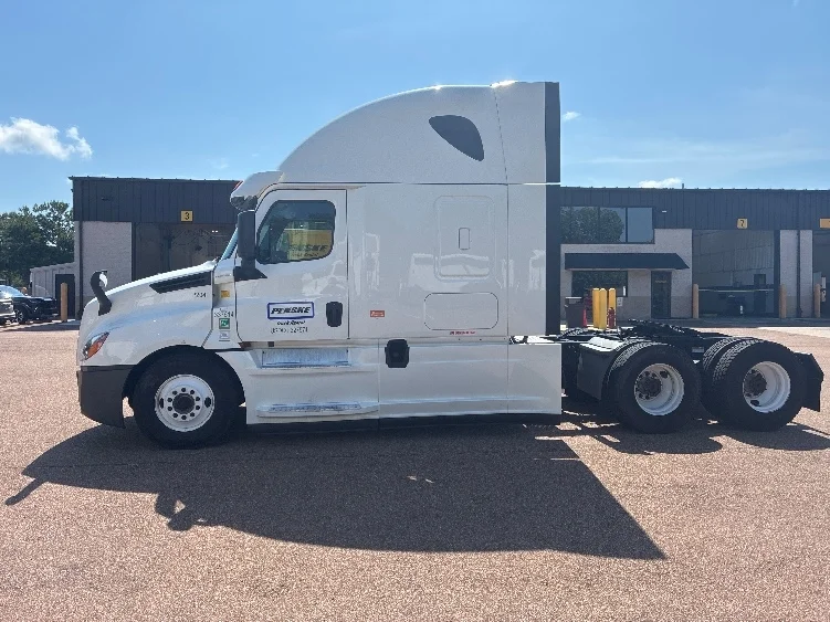 2020 Freightliner Cascadia in Jackson, MS — photo 4