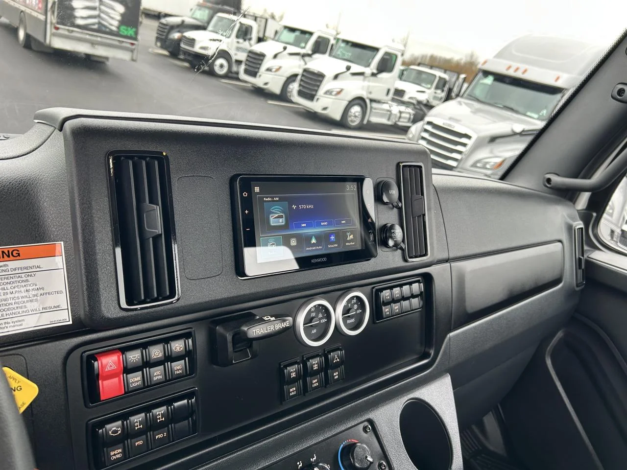 2025 Freightliner M2 106 - image 7