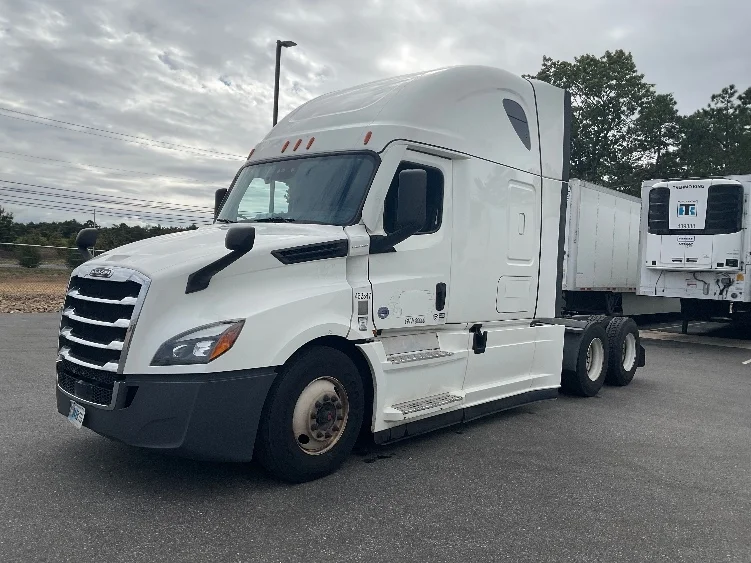 2022 Freightliner Cascadia in Millville, NJ — photo 3