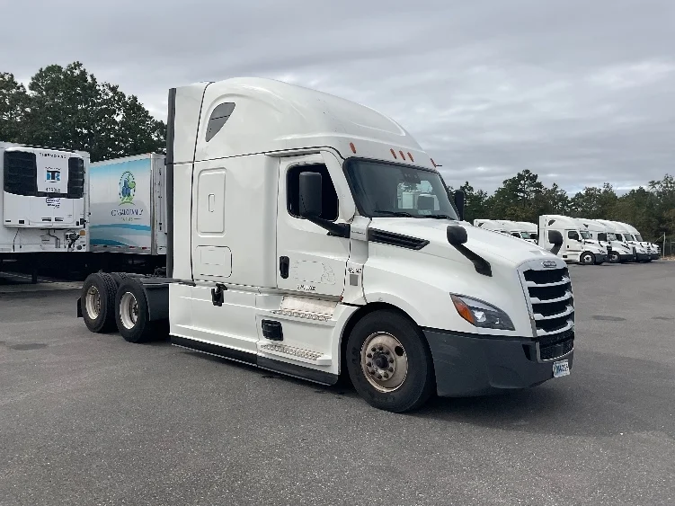 2022 Freightliner Cascadia in Millville, NJ