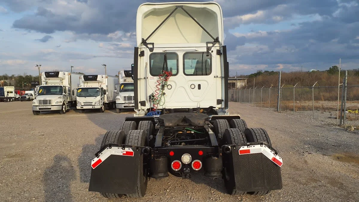 2019 Freightliner Cascadia in Birmingham, AL — photo 5