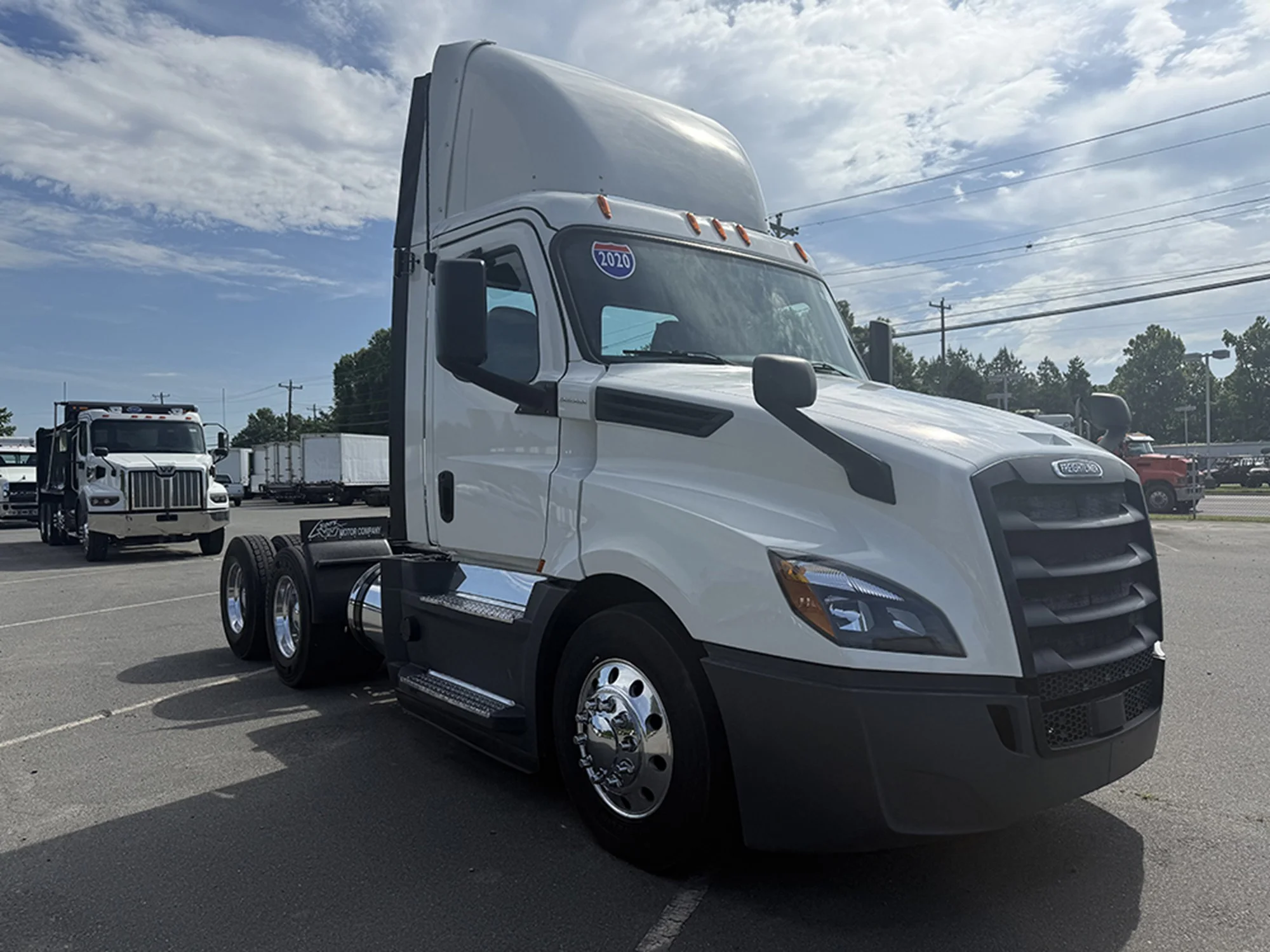 2020 Freightliner Cascadia in Roanoke, VA — photo 2