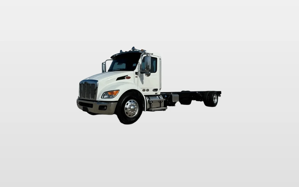2025 Peterbilt 536 - image 1