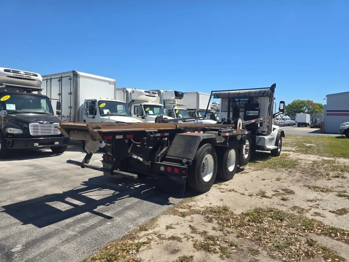 2019 Peterbilt 567 in Tampa, FL — photo 6