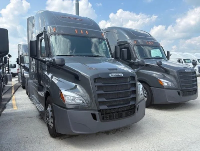 2026 Freightliner Cascadia - image 2
