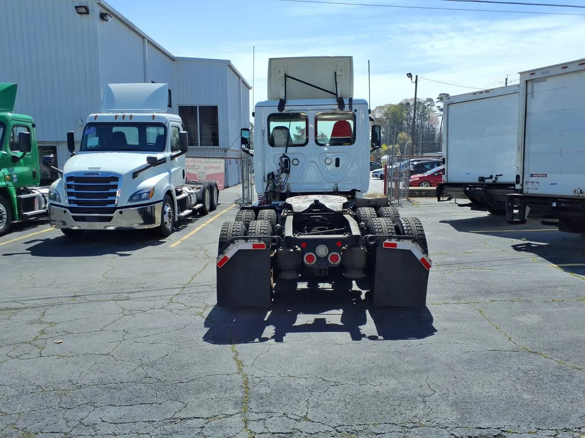 2020 Freightliner Cascadia in Doraville, GA — photo 5