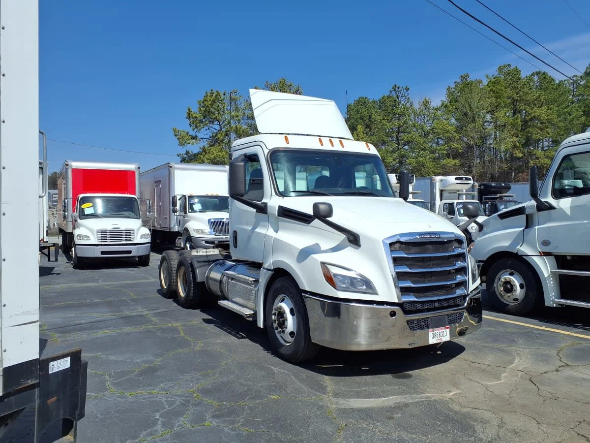 2020 Freightliner Cascadia in Doraville, GA