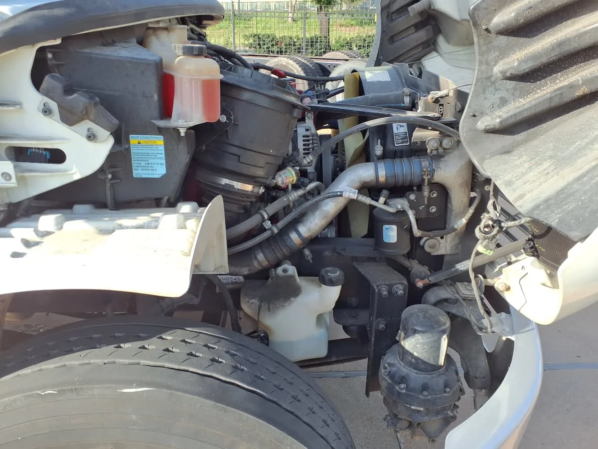 2018 Freightliner M2 106 - image 10