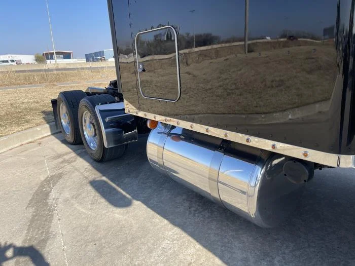 2022 Peterbilt 389 - image 6