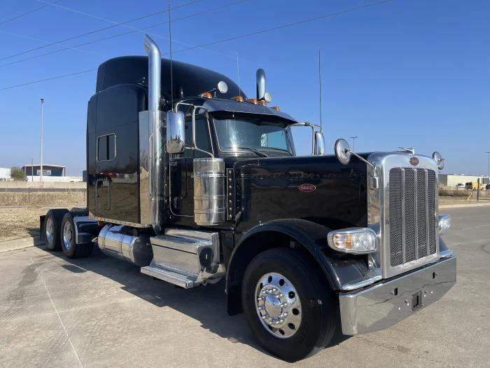 2022 Peterbilt 389 - image 4