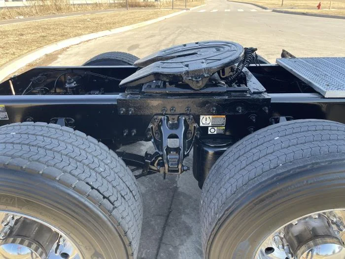 2022 Peterbilt 389 - image 8