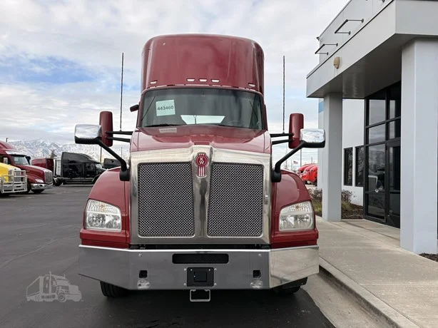 2021 Kenworth T880 - image 2