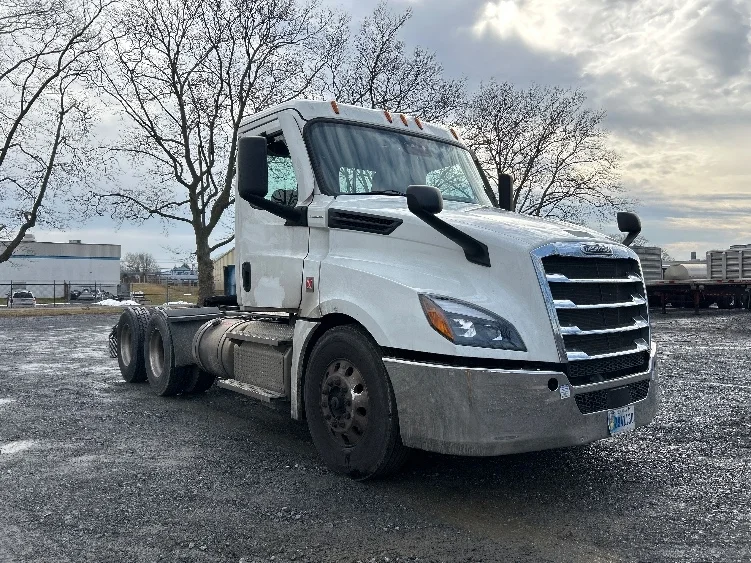 2020 Freightliner Cascadia in Harrisburg, PA